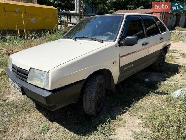 Желтый ВАЗ 2109, объемом двигателя 1.5 л и пробегом 33 тыс. км за 600 $, фото 1 на Automoto.ua
