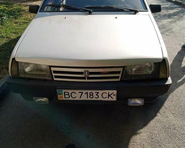 Желтый ВАЗ 2109, объемом двигателя 1.46 л и пробегом 466 тыс. км за 1100 $, фото 1 на Automoto.ua