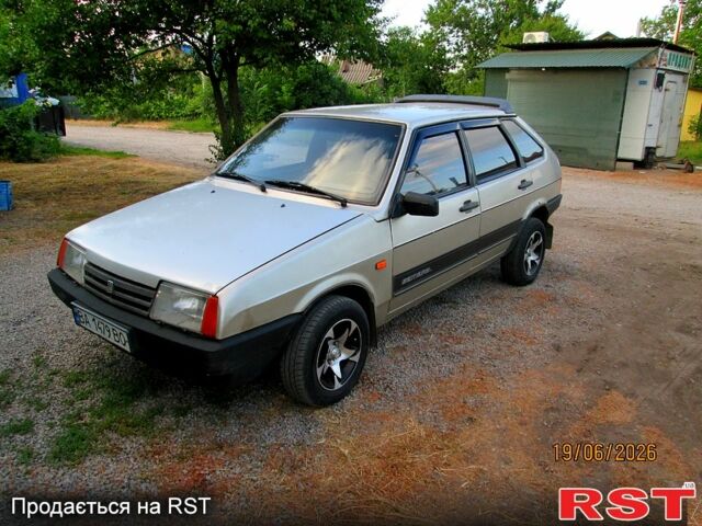 Желтый ВАЗ 2109, объемом двигателя 1.5 л и пробегом 100 тыс. км за 1100 $, фото 1 на Automoto.ua