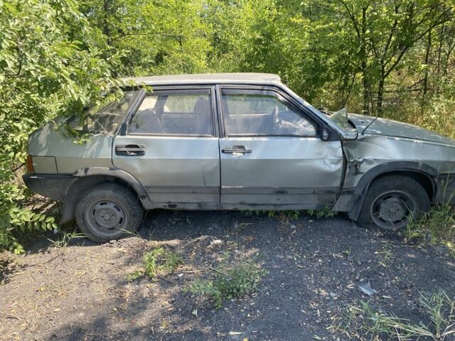 Серый ВАЗ 2109, объемом двигателя 0 л и пробегом 300 тыс. км за 300 $, фото 1 на Automoto.ua