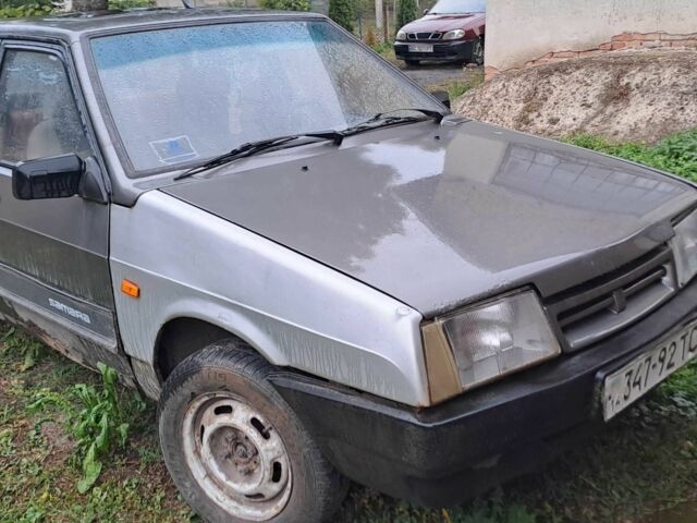 Серый ВАЗ 2109, объемом двигателя 1.5 л и пробегом 300 тыс. км за 350 $, фото 1 на Automoto.ua