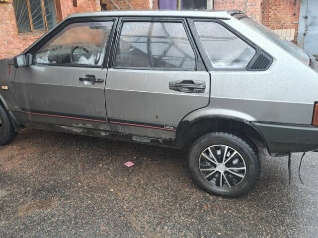 Серый ВАЗ 2109, объемом двигателя 1.5 л и пробегом 100 тыс. км за 1200 $, фото 1 на Automoto.ua