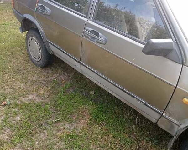 Серый ВАЗ 2109, объемом двигателя 0 л и пробегом 200 тыс. км за 600 $, фото 1 на Automoto.ua
