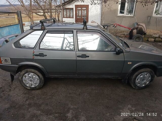 Серый ВАЗ 2109, объемом двигателя 1.3 л и пробегом 900 тыс. км за 2000 $, фото 1 на Automoto.ua