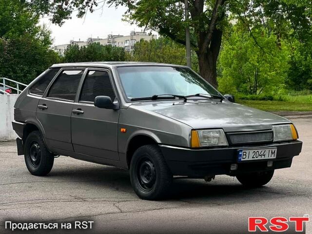 Серый ВАЗ 2109, объемом двигателя 1.3 л и пробегом 250 тыс. км за 950 $, фото 1 на Automoto.ua