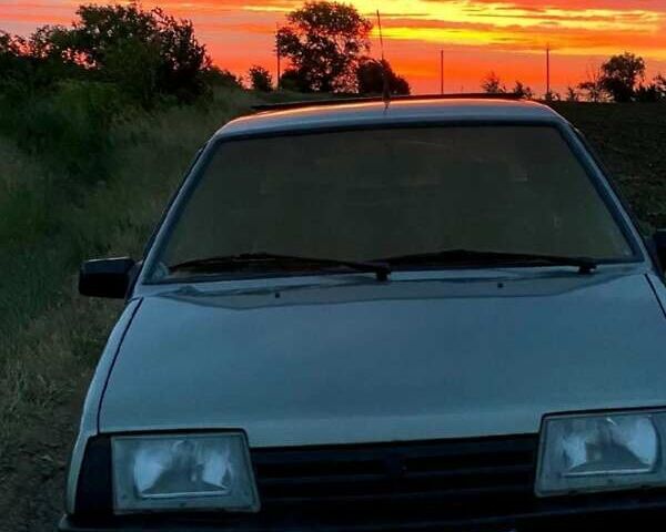 Серый ВАЗ 2109, объемом двигателя 1.5 л и пробегом 160 тыс. км за 1600 $, фото 1 на Automoto.ua