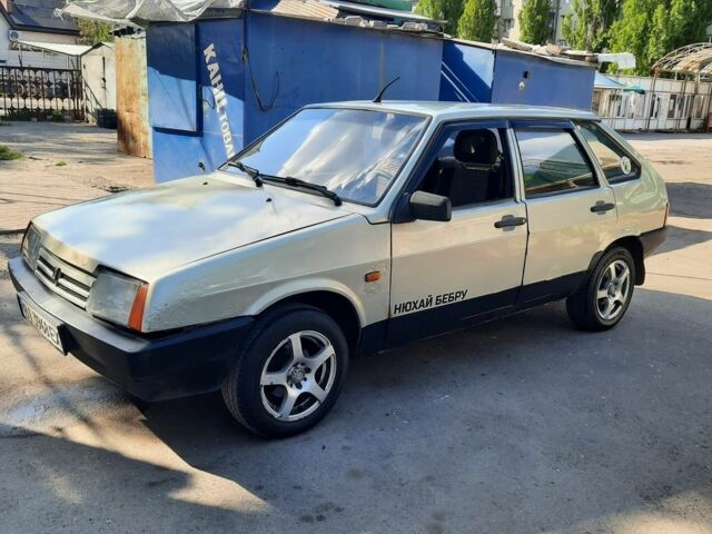 Серый ВАЗ 2109, объемом двигателя 1.5 л и пробегом 300 тыс. км за 699 $, фото 1 на Automoto.ua