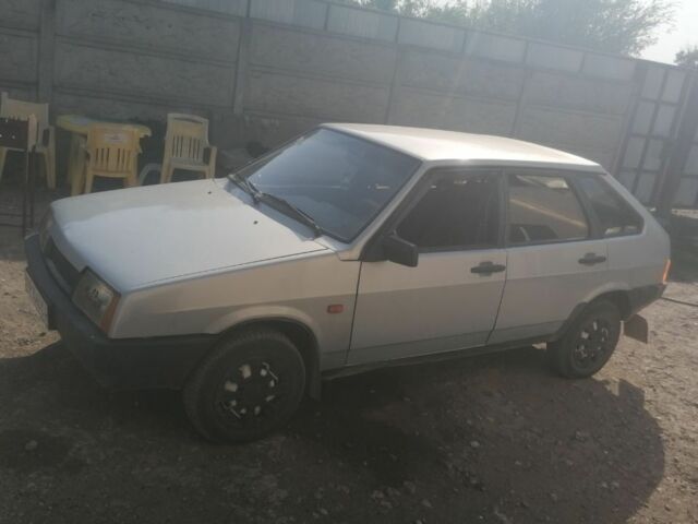 Серый ВАЗ 2109, объемом двигателя 1.5 л и пробегом 100 тыс. км за 1000 $, фото 1 на Automoto.ua