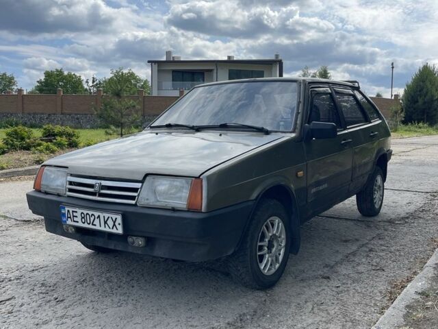 Серый ВАЗ 2109, объемом двигателя 1.5 л и пробегом 100 тыс. км за 650 $, фото 1 на Automoto.ua