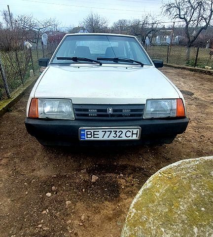 Серый ВАЗ 2109, объемом двигателя 1.5 л и пробегом 300 тыс. км за 900 $, фото 1 на Automoto.ua