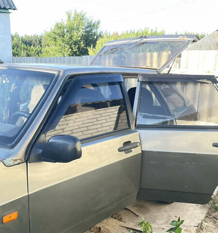 ВАЗ 2109 2000 у Змиеве на Automoto.ua Сірий ВАЗ 2109, об'ємом двигуна 1.5 л та пробігом 250 тис. км за 1200 $, фото 1 на Automoto.ua