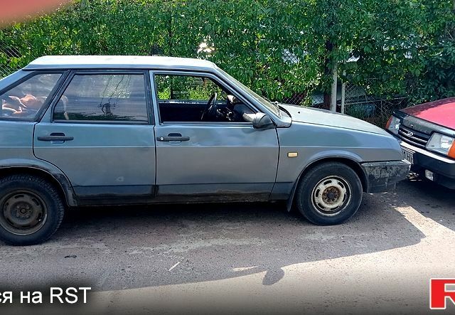 Серый ВАЗ 2109, объемом двигателя 1.5 л и пробегом 300 тыс. км за 1000 $, фото 1 на Automoto.ua