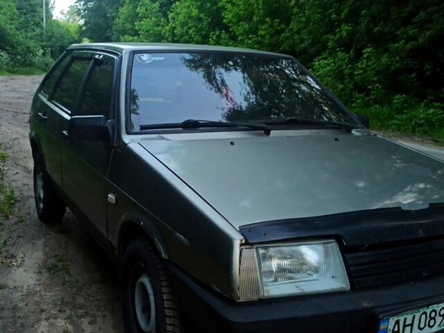 Серый ВАЗ 2109, объемом двигателя 1.5 л и пробегом 200 тыс. км за 750 $, фото 1 на Automoto.ua