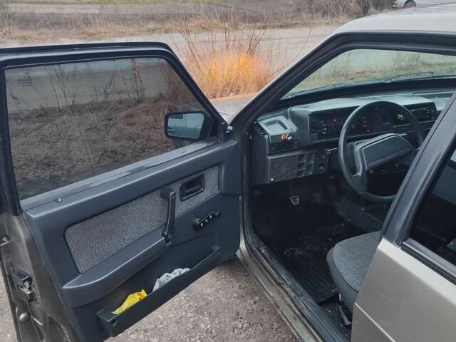 Сірий ВАЗ 2109, об'ємом двигуна 1.5 л та пробігом 223 тис. км за 1500 $, фото 1 на Automoto.ua