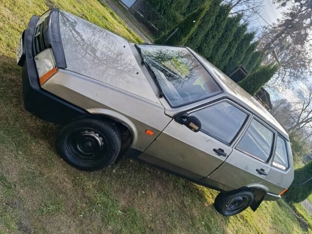 Сірий ВАЗ 2109, об'ємом двигуна 1.5 л та пробігом 3 тис. км за 583 $, фото 1 на Automoto.ua