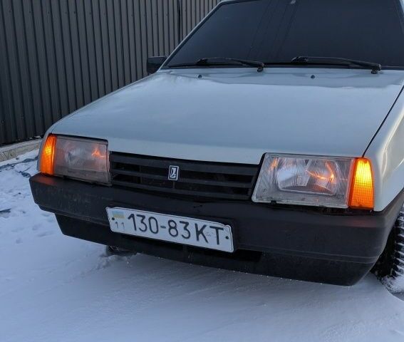 Серый ВАЗ 2109, объемом двигателя 1 л и пробегом 349 тыс. км за 784 $, фото 1 на Automoto.ua