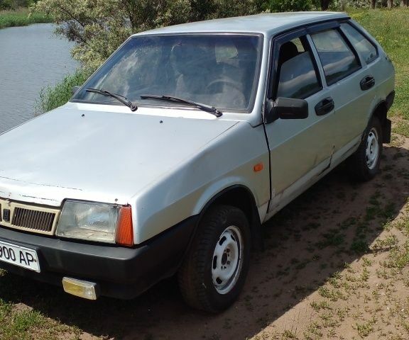 Сірий ВАЗ 2109, об'ємом двигуна 2 л та пробігом 250 тис. км за 725 $, фото 1 на Automoto.ua