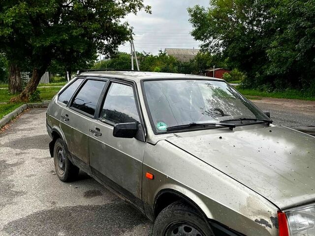 Серый ВАЗ 2109, объемом двигателя 1.5 л и пробегом 200 тыс. км за 800 $, фото 1 на Automoto.ua