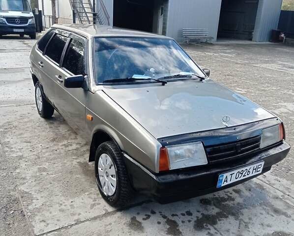 Серый ВАЗ 2109, объемом двигателя 1.5 л и пробегом 100 тыс. км за 1000 $, фото 1 на Automoto.ua