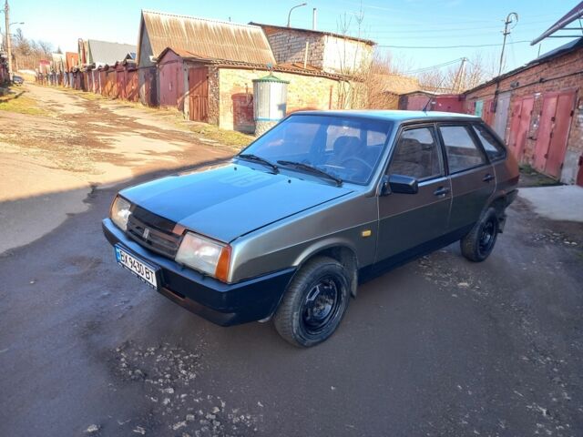 Серый ВАЗ 2109, объемом двигателя 1.5 л и пробегом 252 тыс. км за 800 $, фото 1 на Automoto.ua