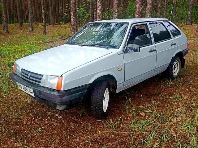 Серый ВАЗ 2109, объемом двигателя 1.5 л и пробегом 120 тыс. км за 800 $, фото 1 на Automoto.ua