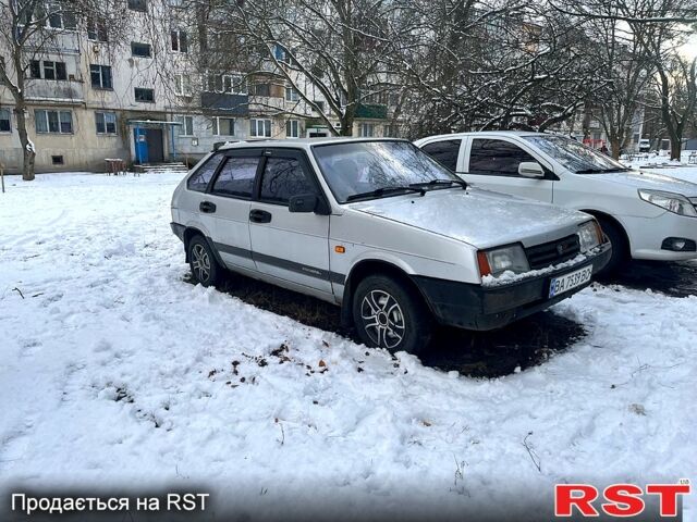 Серый ВАЗ 2109, объемом двигателя 1.5 л и пробегом 280 тыс. км за 1500 $, фото 1 на Automoto.ua