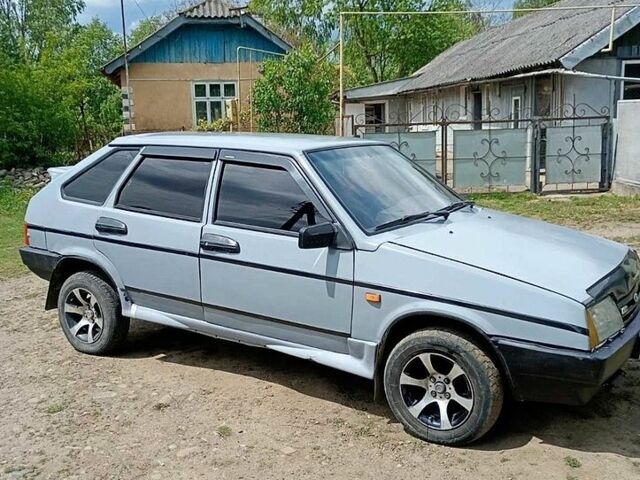 Серый ВАЗ 2109, объемом двигателя 1.5 л и пробегом 100 тыс. км за 1000 $, фото 1 на Automoto.ua