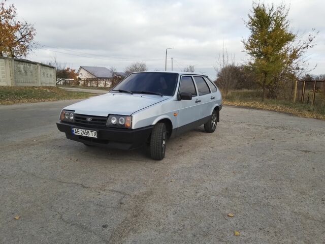 Серый ВАЗ 2109, объемом двигателя 1.5 л и пробегом 250 тыс. км за 851 $, фото 1 на Automoto.ua