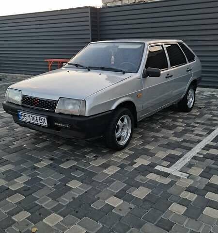 ВАЗ 2109 2004 в Николаеве на Automoto.ua Серый ВАЗ 2109, объемом двигателя 1.5 л и пробегом 180 тыс. км за 1800 $, фото 1 на Automoto.ua