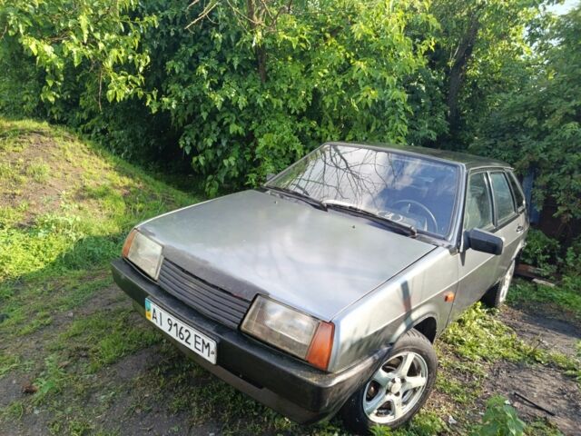 Серый ВАЗ 2109, объемом двигателя 1.5 л и пробегом 200 тыс. км за 808 $, фото 1 на Automoto.ua