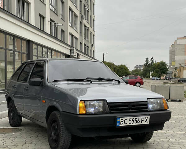 Серый ВАЗ 2109, объемом двигателя 1.5 л и пробегом 180 тыс. км за 2000 $, фото 1 на Automoto.ua