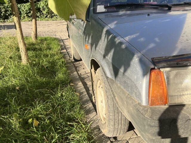 Сірий ВАЗ 2109, об'ємом двигуна 1.6 л та пробігом 246 тис. км за 2000 $, фото 1 на Automoto.ua