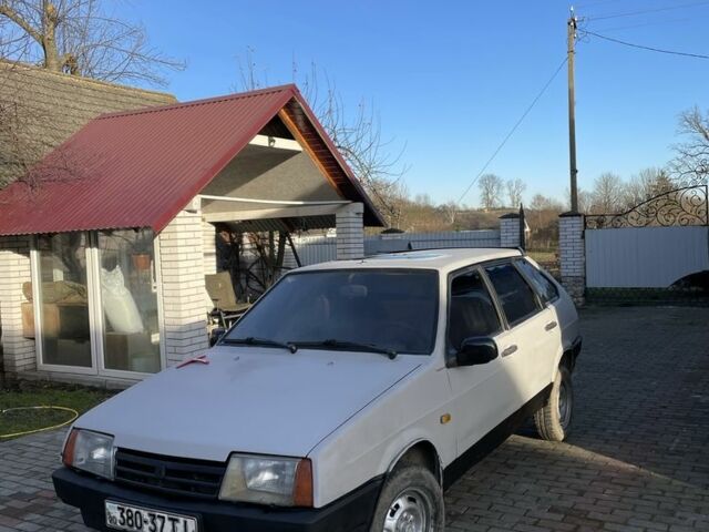 Серый ВАЗ 2109, объемом двигателя 1.3 л и пробегом 300 тыс. км за 1000 $, фото 1 на Automoto.ua