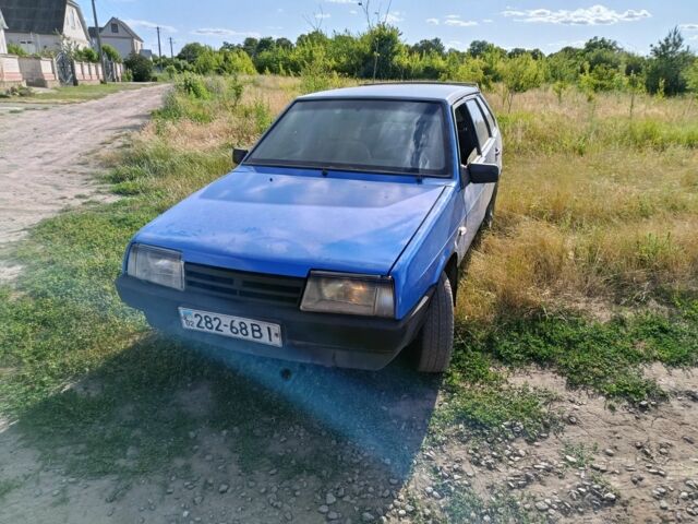 Синий ВАЗ 2109, объемом двигателя 1.5 л и пробегом 243 тыс. км за 900 $, фото 1 на Automoto.ua