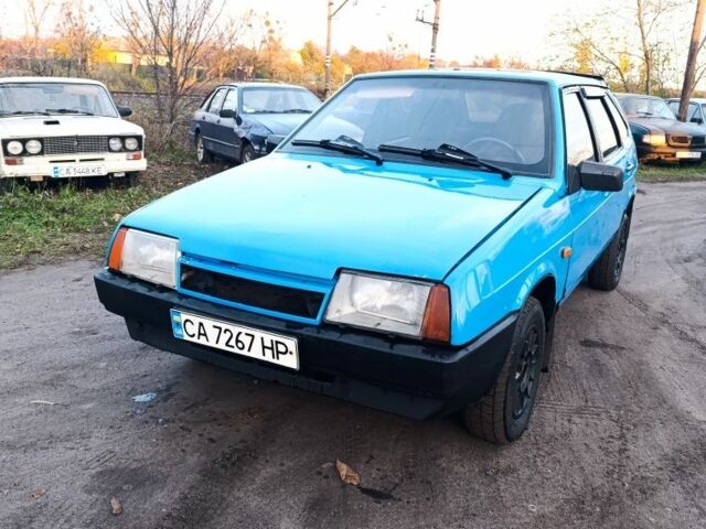 Синий ВАЗ 2109, объемом двигателя 2 л и пробегом 111 тыс. км за 950 $, фото 1 на Automoto.ua
