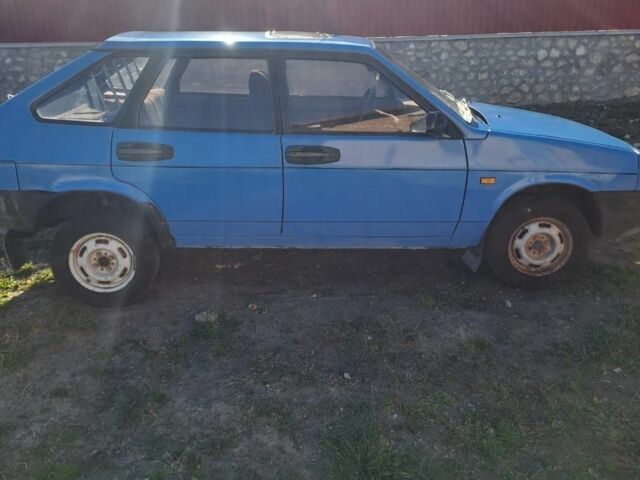 ВАЗ 2109 1992 у Збараже на Automoto.ua Синій ВАЗ 2109, об'ємом двигуна 1.3 л та пробігом 250 тис. км за 1000 $, фото 1 на Automoto.ua