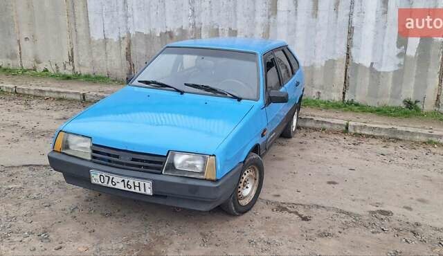 Синий ВАЗ 2109, объемом двигателя 1.6 л и пробегом 300 тыс. км за 1000 $, фото 1 на Automoto.ua