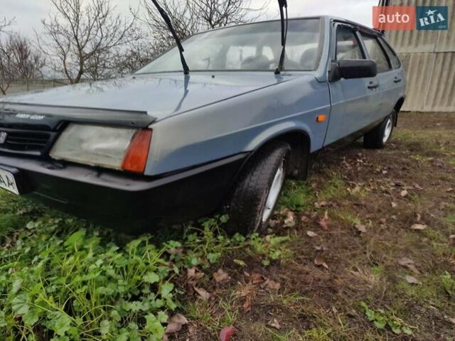 Синий ВАЗ 2109, объемом двигателя 1.5 л и пробегом 300 тыс. км за 1200 $, фото 1 на Automoto.ua