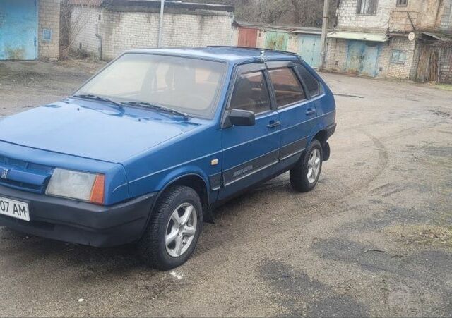 Синий ВАЗ 2109, объемом двигателя 1.5 л и пробегом 100 тыс. км за 850 $, фото 1 на Automoto.ua