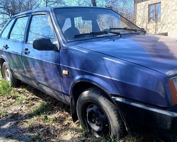 Синий ВАЗ 2109, объемом двигателя 1.5 л и пробегом 220 тыс. км за 500 $, фото 1 на Automoto.ua