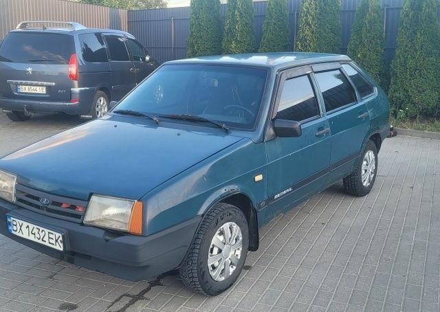 Синий ВАЗ 2109, объемом двигателя 1.5 л и пробегом 300 тыс. км за 583 $, фото 1 на Automoto.ua