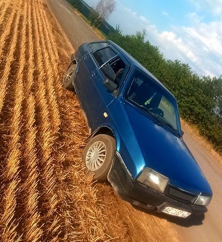 Синий ВАЗ 2109, объемом двигателя 1.5 л и пробегом 0 тыс. км за 700 $, фото 1 на Automoto.ua