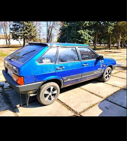 Синий ВАЗ 2109, объемом двигателя 1.5 л и пробегом 220 тыс. км за 2000 $, фото 1 на Automoto.ua