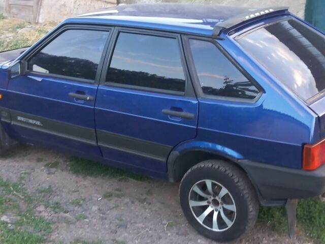 Синий ВАЗ 2109, объемом двигателя 1.5 л и пробегом 100 тыс. км за 1100 $, фото 1 на Automoto.ua