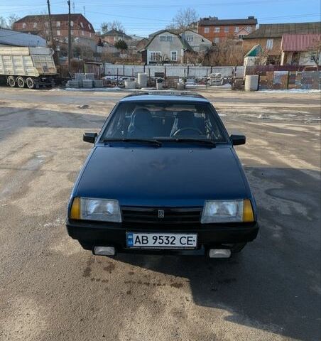 Синий ВАЗ 2109, объемом двигателя 1.5 л и пробегом 181 тыс. км за 1000 $, фото 1 на Automoto.ua