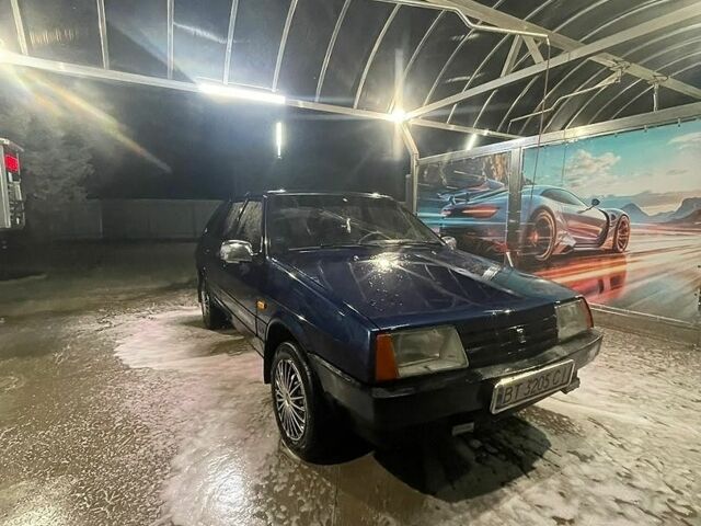 Синий ВАЗ 2109, объемом двигателя 1.5 л и пробегом 180 тыс. км за 1300 $, фото 1 на Automoto.ua
