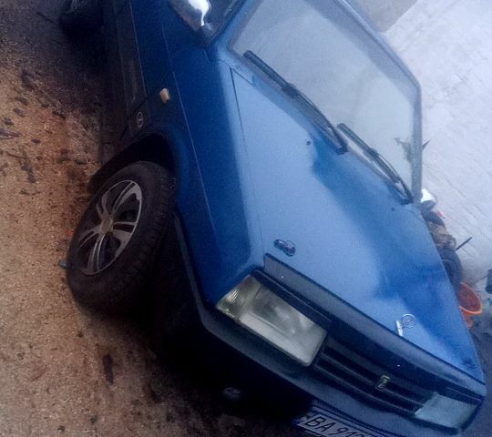 Синий ВАЗ 2109, объемом двигателя 1.5 л и пробегом 100 тыс. км за 1100 $, фото 1 на Automoto.ua