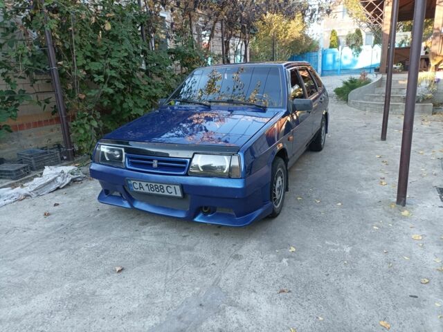 Синий ВАЗ 2109, объемом двигателя 1.5 л и пробегом 70 тыс. км за 2000 $, фото 1 на Automoto.ua