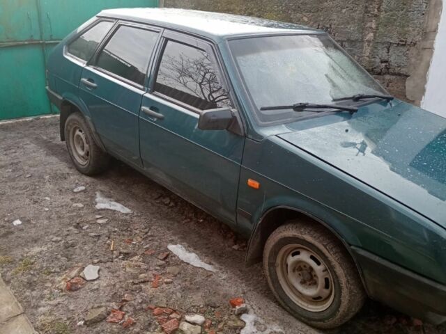 Зеленый ВАЗ 2109, объемом двигателя 2 л и пробегом 10 тыс. км за 1200 $, фото 1 на Automoto.ua