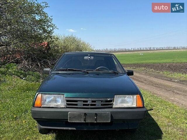 Зеленый ВАЗ 2109, объемом двигателя 1.5 л и пробегом 300 тыс. км за 1300 $, фото 1 на Automoto.ua